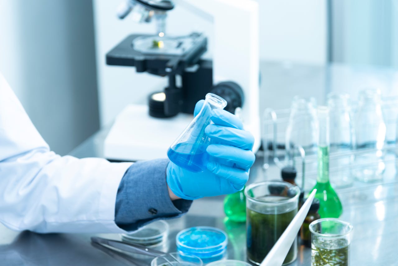 The Design and Synthesis of PEG-based polymer-drug conjugates
